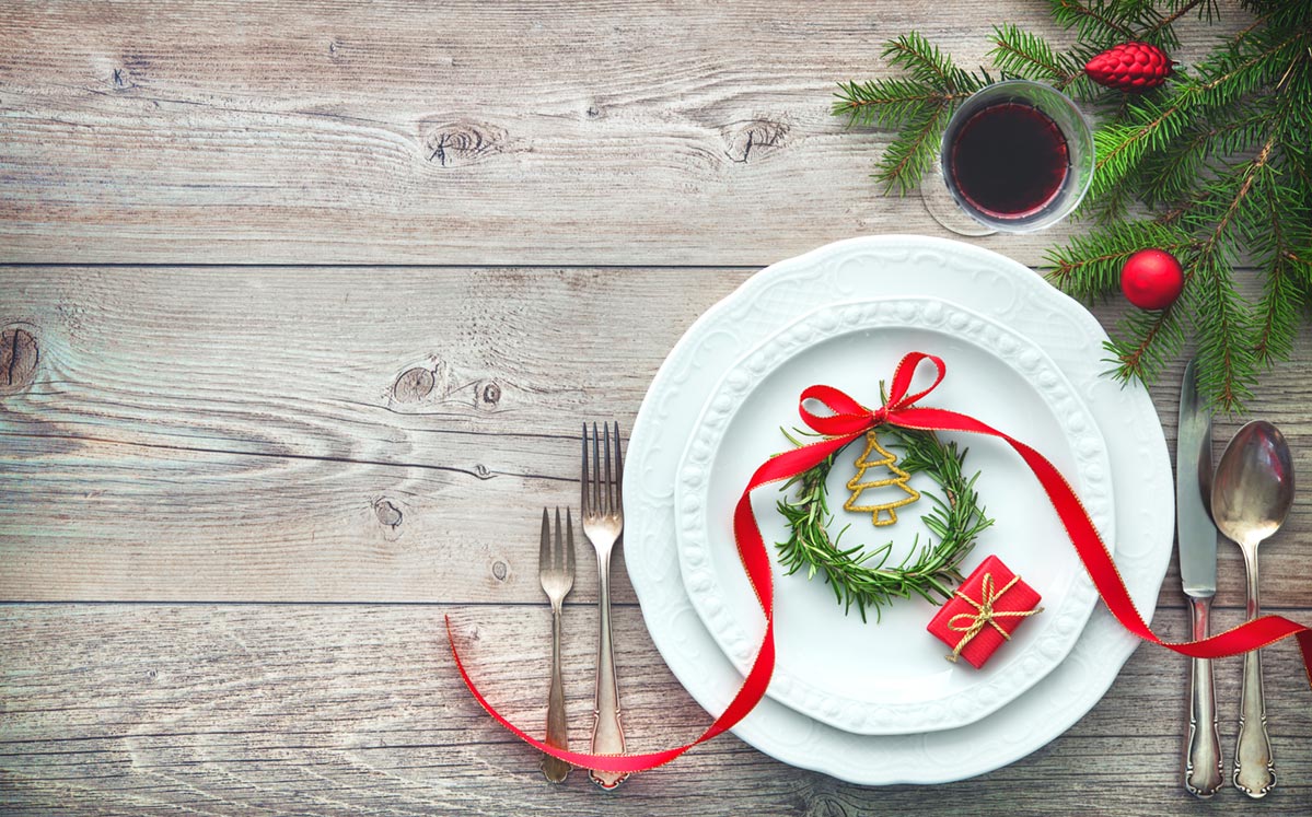 6 Festive Holiday Place Settings